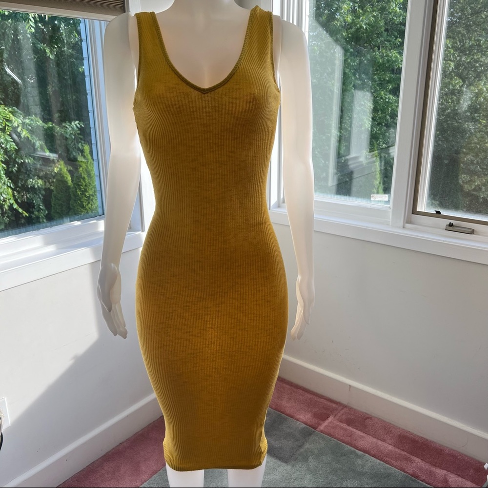 New Akira Bodycon Maxi Dress in yellow- small